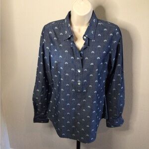 Vineyard vines Blue Button-Up Shirt with Pattern size 4